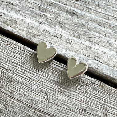 Argentium Silver Pretty Perfect Classic Heart Stud Earrings copyright chisholm trail designs 2025